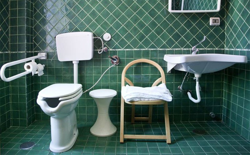 Accessori bagno disabili: seggiolini vasca e sedie doccia